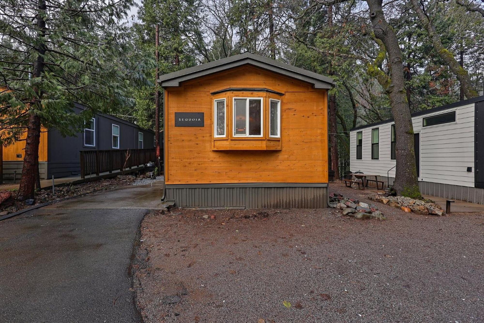 Cave Springs Resort Dunsmuir Eksteriør billede