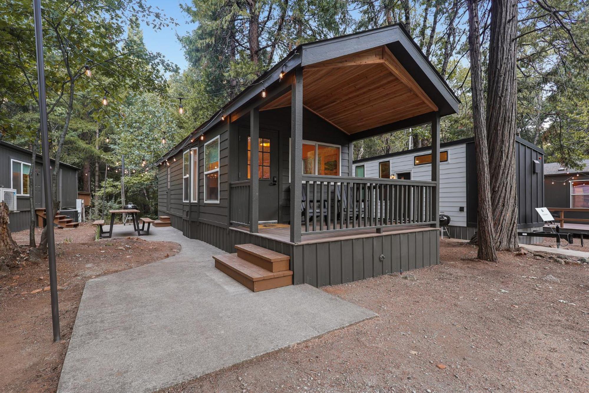 Cave Springs Resort Dunsmuir Eksteriør billede